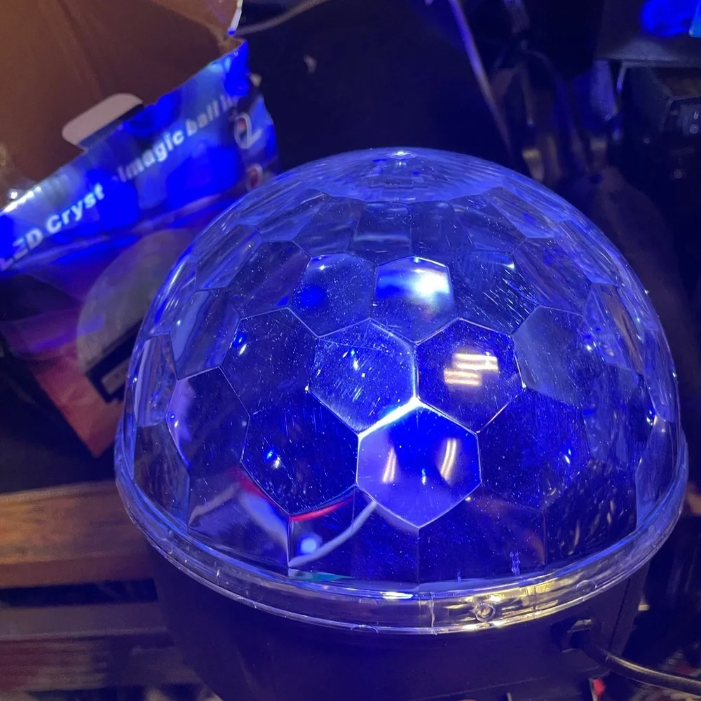 Party light L E D ball new with remote control